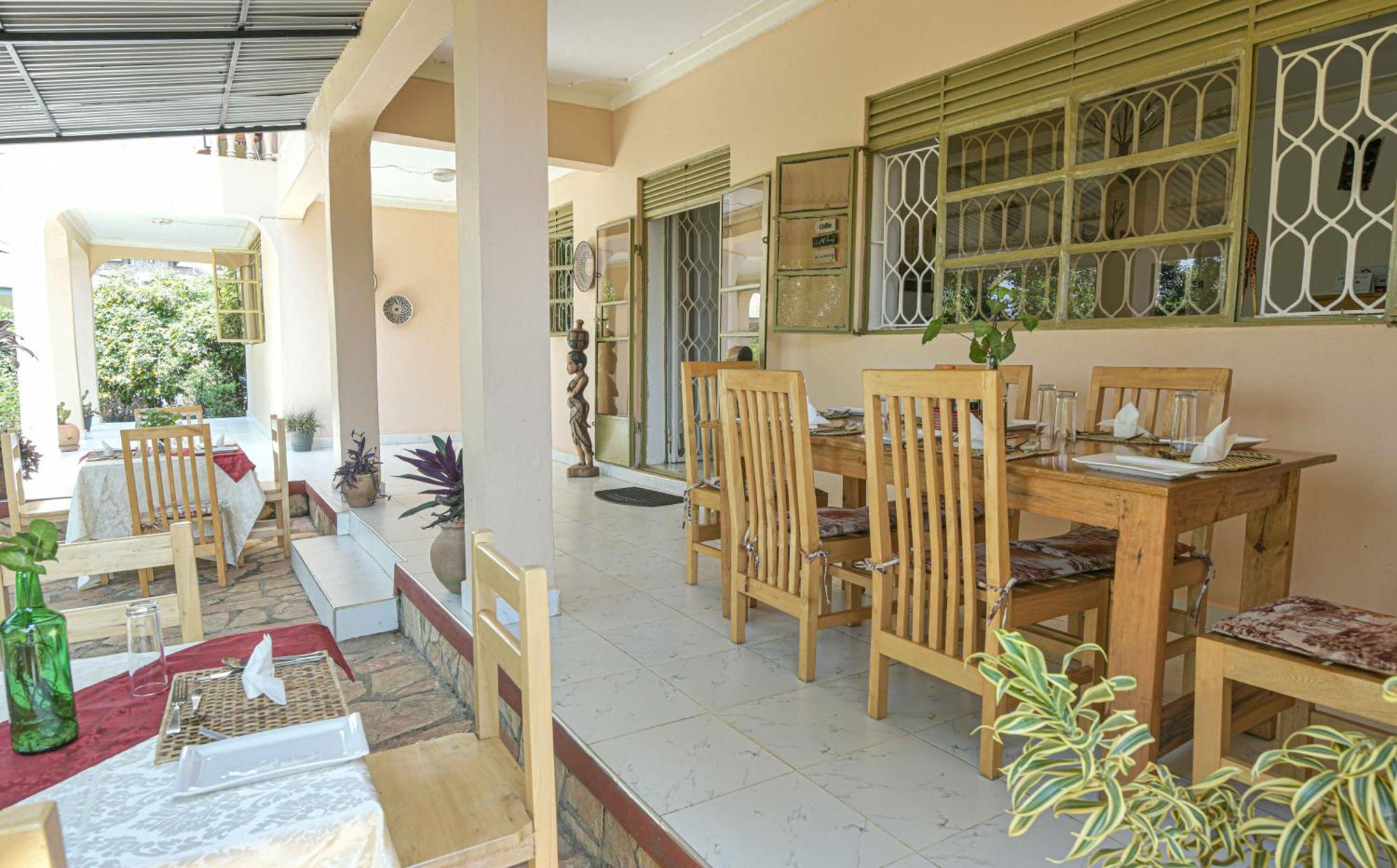 Cycad Entebbe Guest House Exterior foto